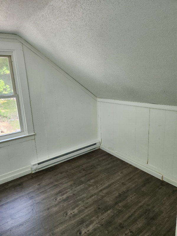 Building Photo - 302 Laurel Hill Ave