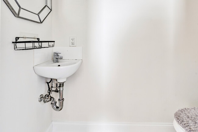 Building Photo - 105 Atlantic St