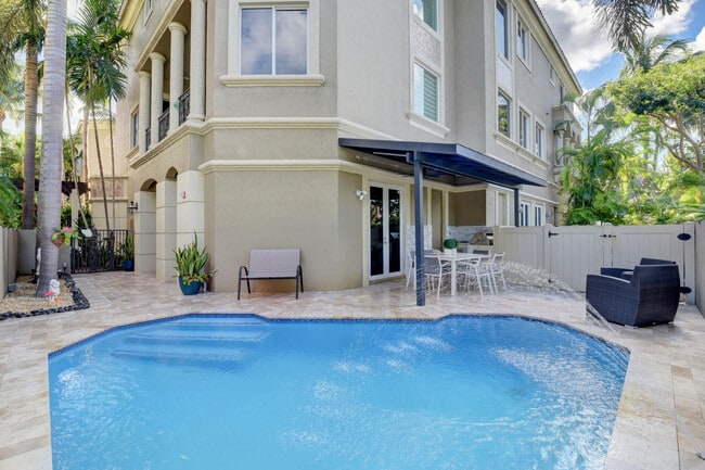 Building Photo - 921 Osceola Dr
