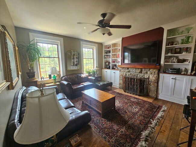 Building Photo - Amazing Farm Property!