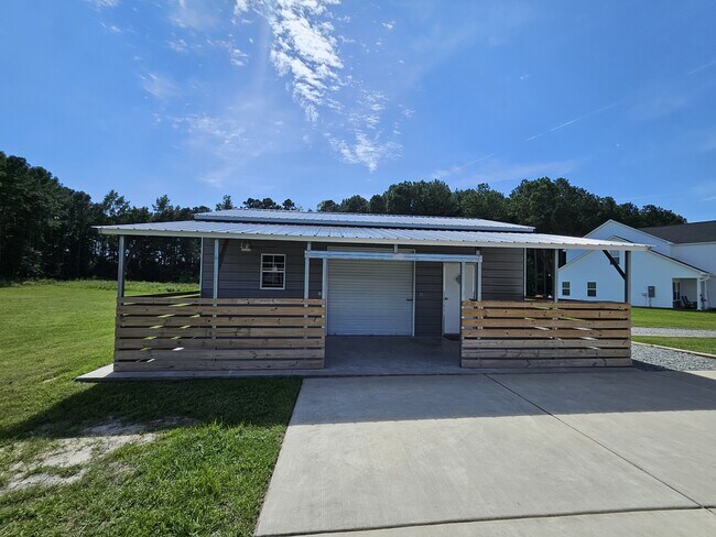Building Photo - 214 Gracyns Dr