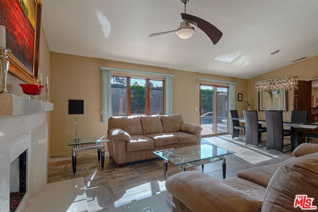 Building Photo - 3599 El Gaucho Cir E