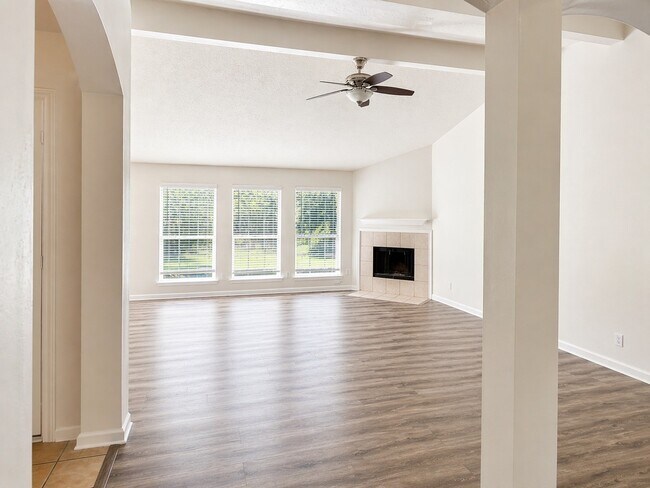 Building Photo - 20834 Beech Tree Dr