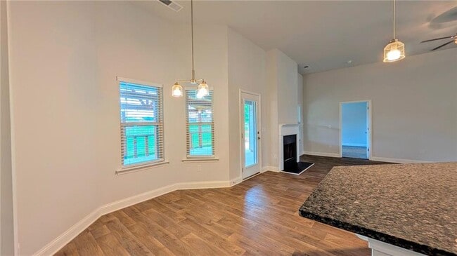 Building Photo - 6055 Creekside View Ln