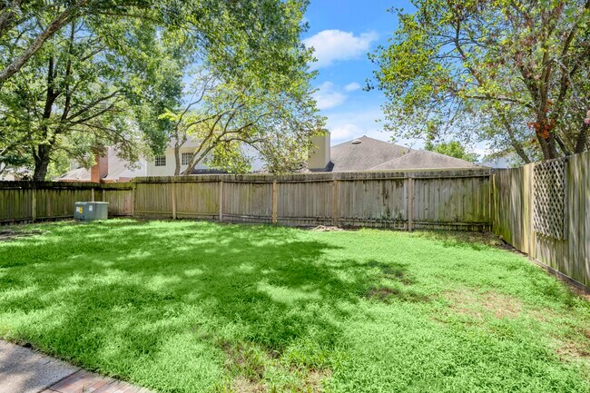 Building Photo - 16014 Lakestone Dr