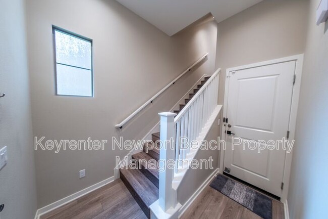 Building Photo - 172 Milky Wy
