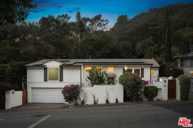 Primary Photo - 2319 Outpost Dr