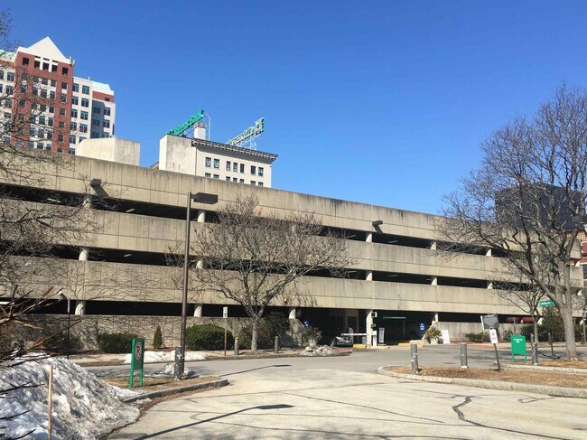 Building Photo - 875 Elm St