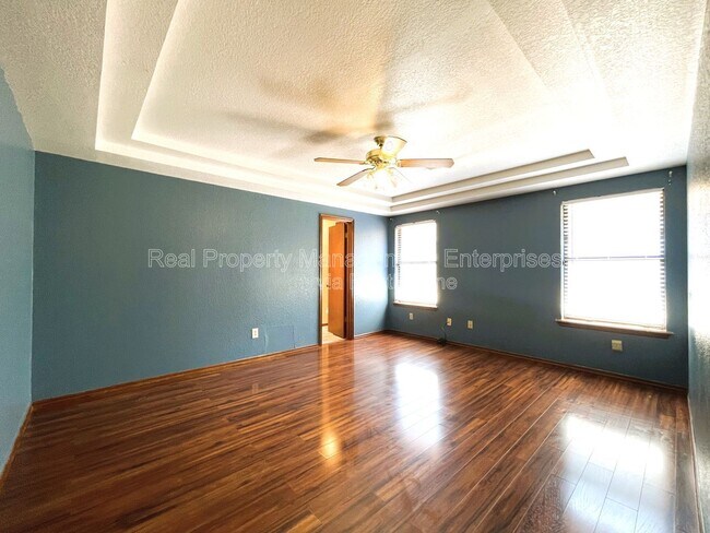 Building Photo - 5804 Republic Dr