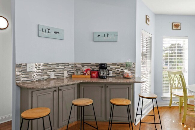 Building Photo - 4431 Luke Ave