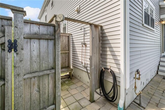Building Photo - 36 Beachview Terrace