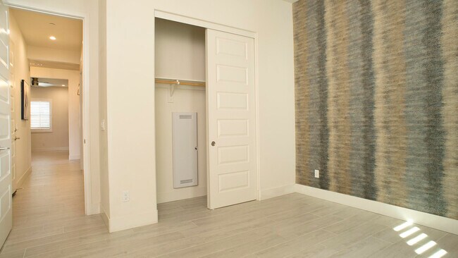 Building Photo - 82830 Logan Creek Dr