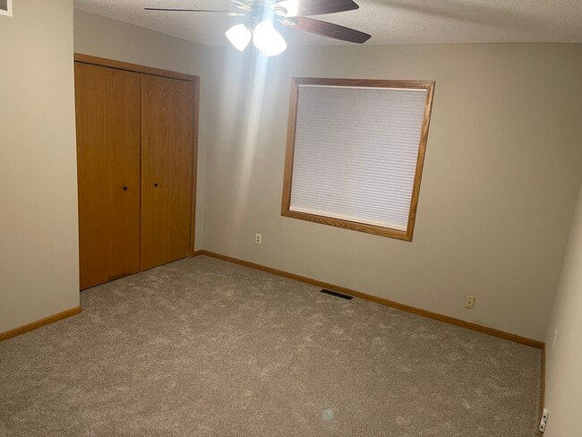 Building Photo - 13752 Round Lake Blvd NW