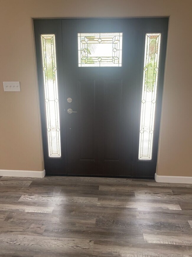 Building Photo - 928 Park St