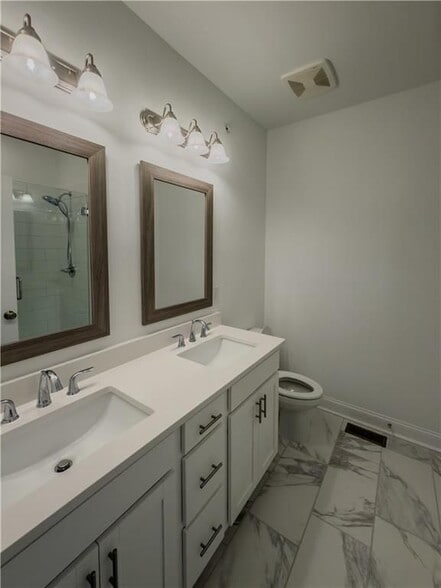 Building Photo - 512 Sawnee Vlg Dr