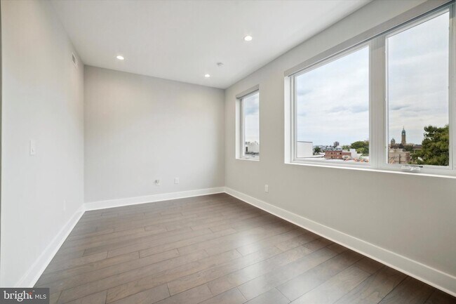 Building Photo - 1405 Frankford Ave