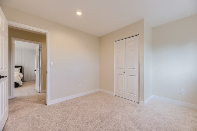 Building Photo - 11032 Brownstone Dr