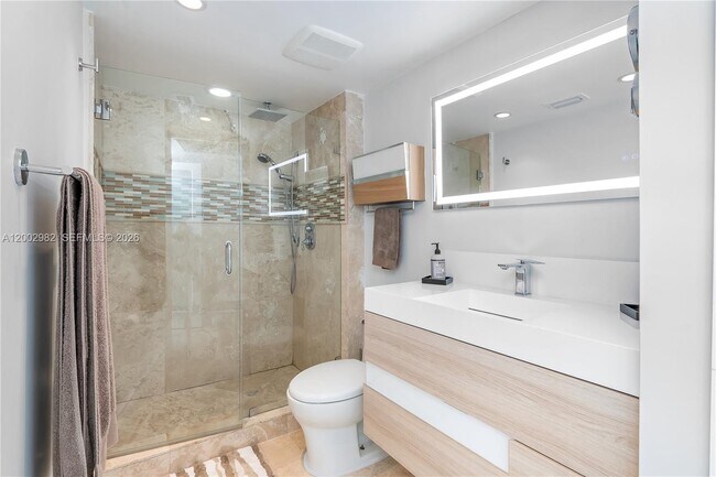 Building Photo - 3140 S Ocean Dr