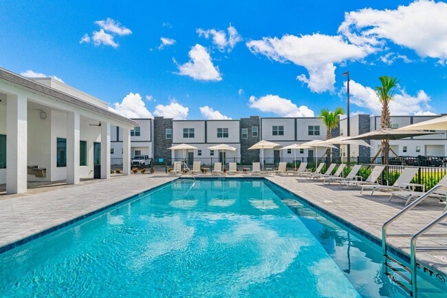 Building Photo - 384 Famagusta Dr