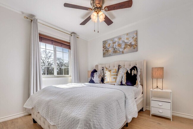 Building Photo - 216 Mitchell St