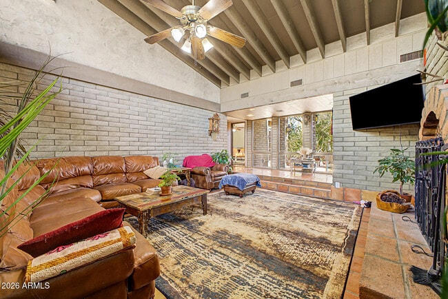 Building Photo - 6510 E Dixileta Dr