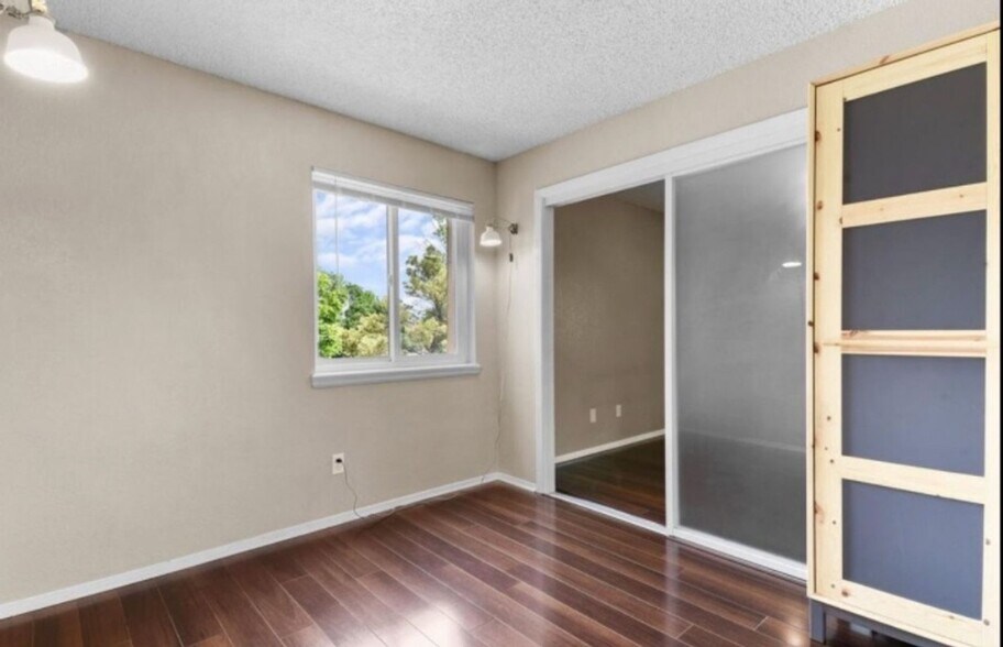 Building Photo - 12354 W Nevada Pl