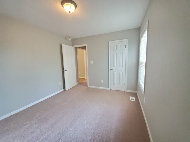 Building Photo - 426 Northview~ Sunset Ridge