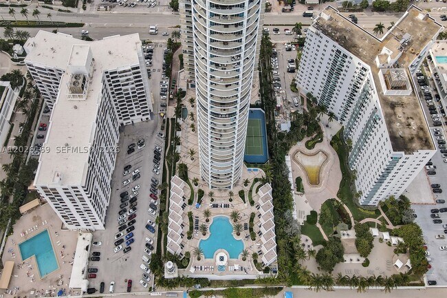 Building Photo - 3101 S Ocean Dr