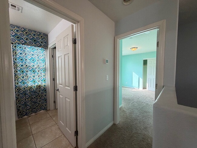 Building Photo - 4 BED 2.5 BATH 2 CAR GARAGE SINGLE FAMILY HOME W/ FULLY LANDSCAPED BACKYARD. THIS WAS FORMER MODE...