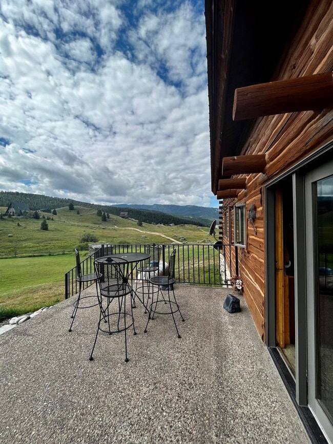 Building Photo - Fully Furnished Cabin Available - 10 Minut...