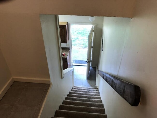 Building Photo - 609 Grove City Rd