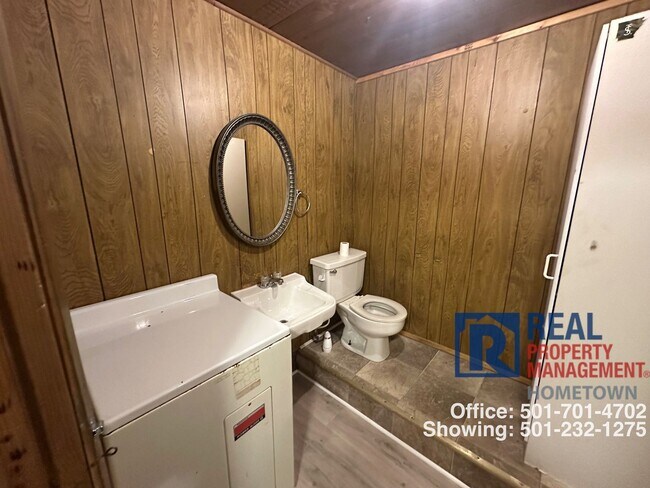 Building Photo - 1402 Phillips St