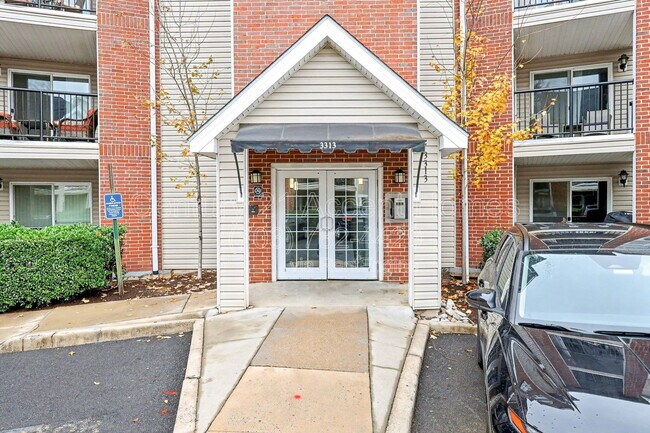 Primary Photo - 3313 Wyndham Cir