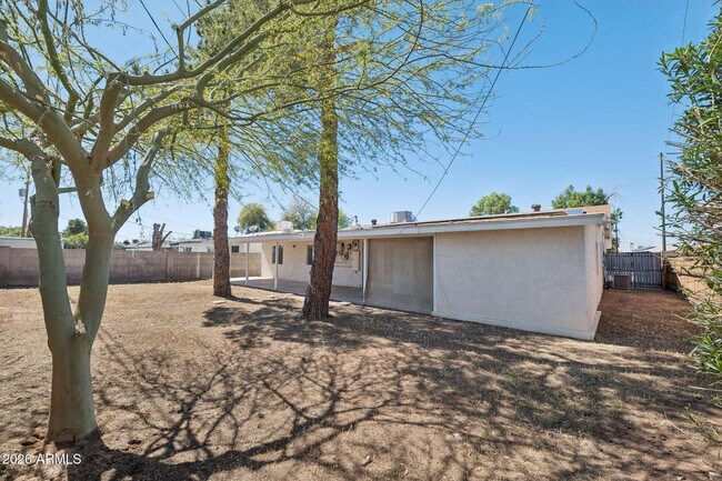 Building Photo - 7 S Catalina St