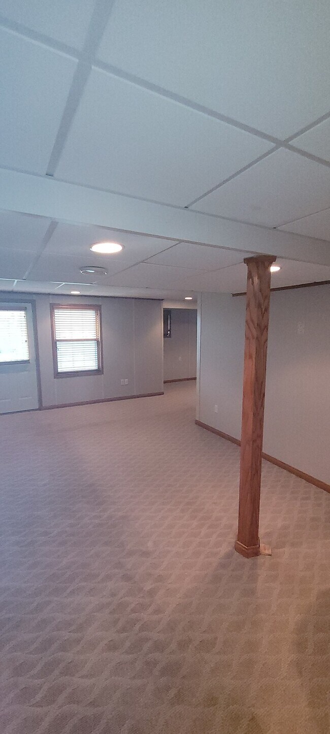 Building Photo - Fruitfully ready for your move in!