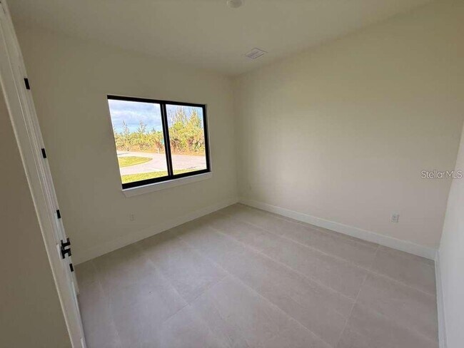 Building Photo - 10426 Live Oak Rd