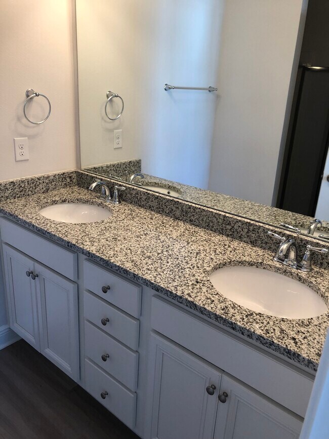 Building Photo - 7474 Shadow Lake Dr.