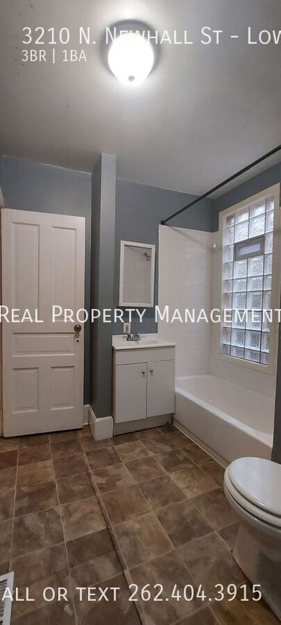 Building Photo - 3210 N Newhall St