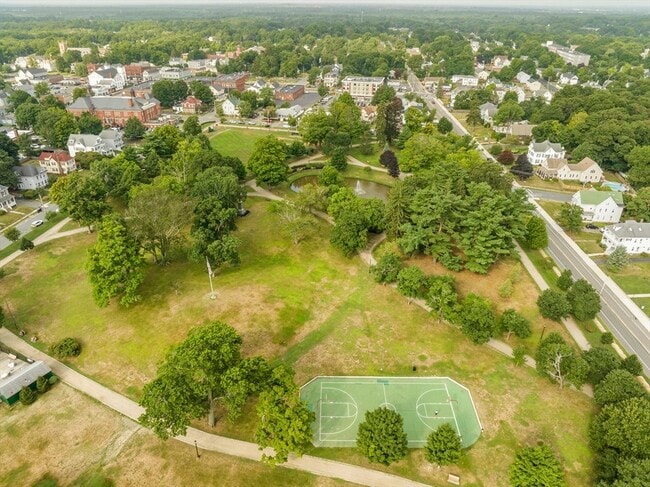 Building Photo - 531 Washington St