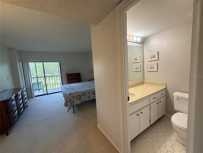 Building Photo - 2700 Cove Cay Dr