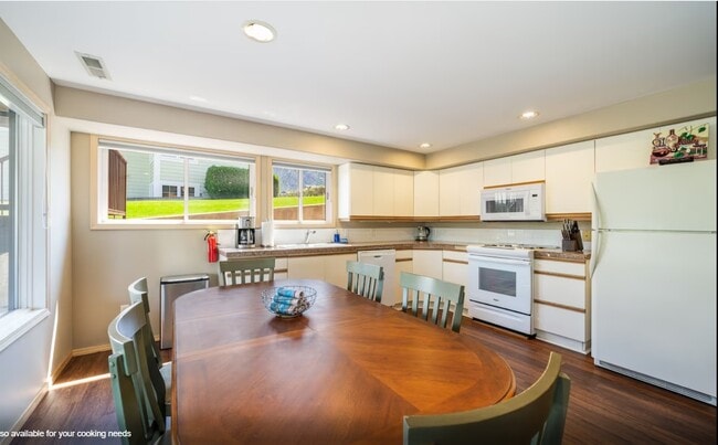Building Photo - 113 Chelan View Dr