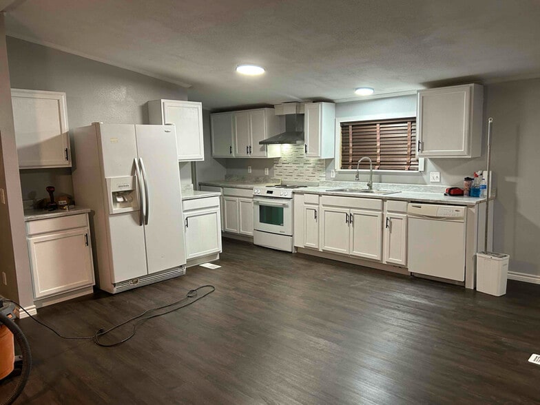 Building Photo - 107 Peoples Ln