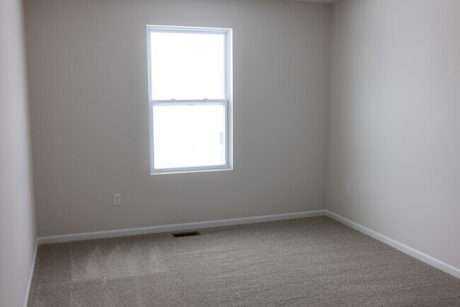 Building Photo - 1903 Salt Springs Dr