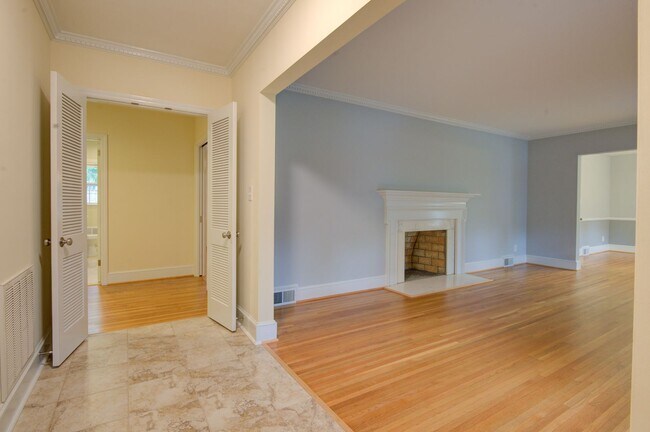 Building Photo - COMING SOON! 3 Beds| 2 Baths Updated Ranch...
