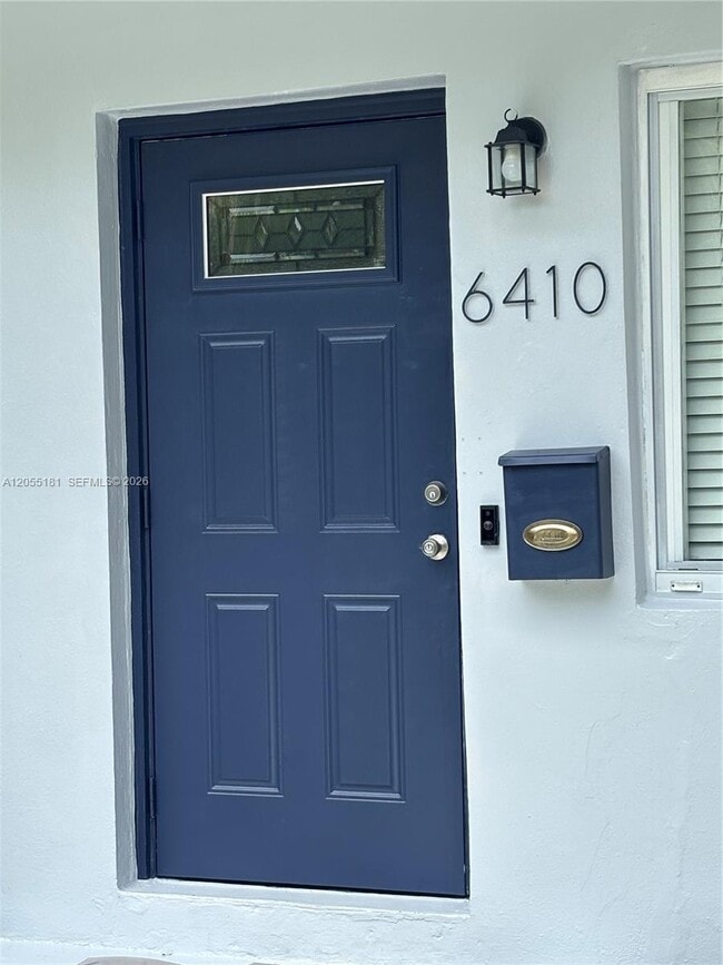 Building Photo - 6410 SW 63rd Ct