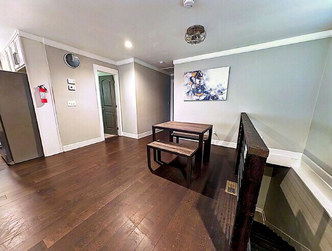 Building Photo - Stylish & Convenient Atlanta Room: All-Inclusive Living!