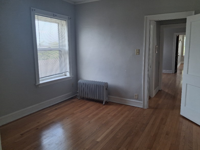 Building Photo - 8808 S Blackstone Ave