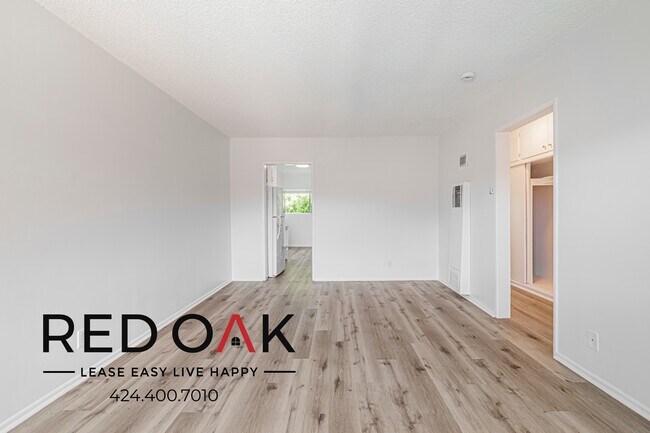 Building Photo - 1726 W 146th St