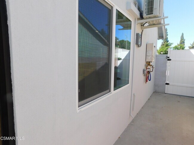 Primary Photo - 7452 Ponce Ave