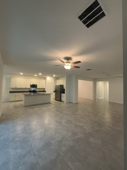 Building Photo - 3132 Country Side Dr